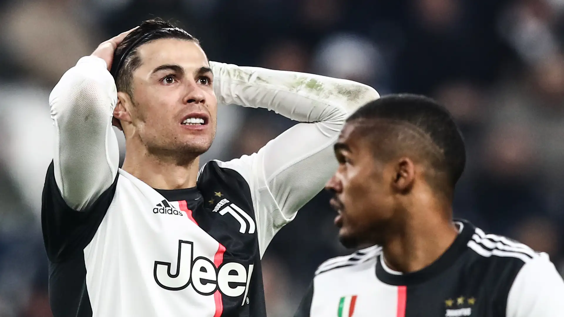 Douglas Costa Recalls Cristiano Ronaldo as an "Easy" Machine Behind Juventus Dressing Room Doors