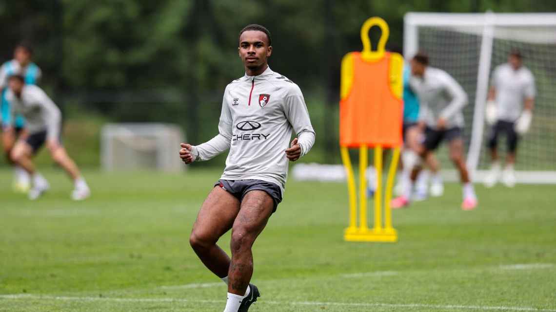 Transfer News — Barcelona Sound Out Bournemouth's Eli Junior Kroupi as Álvarez Pursuit Hits a Wall